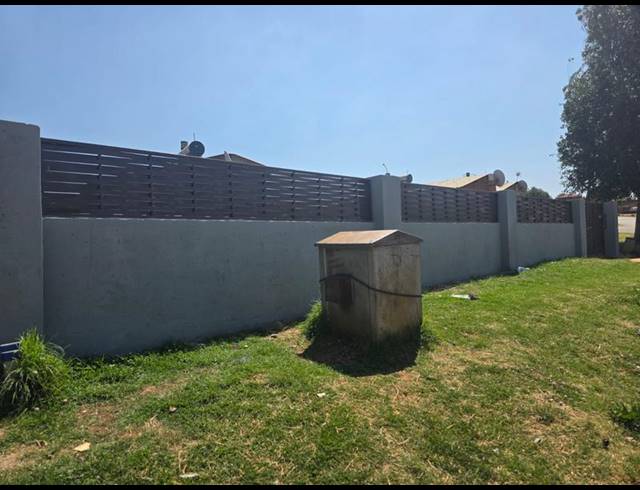 2 BEDROOM HOUSE FOR SALE IN EDEN PARK